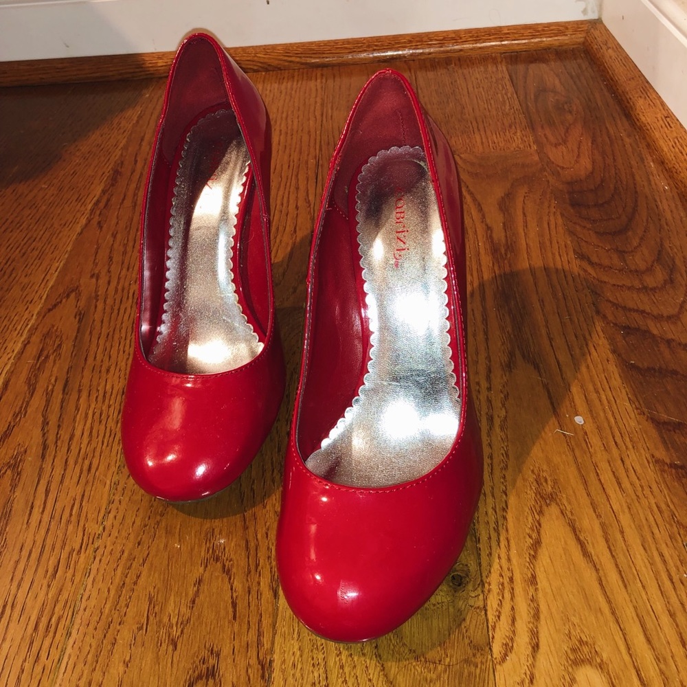 Red Pumps